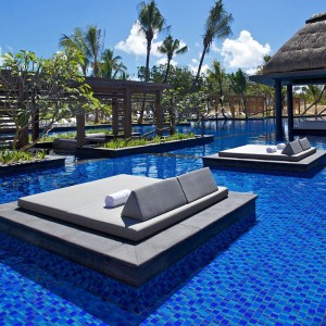 homie spiti pool island diakosmisi design 3